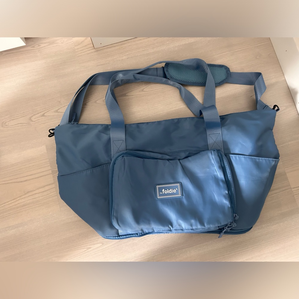 NWOT Foldie travel expandable tote